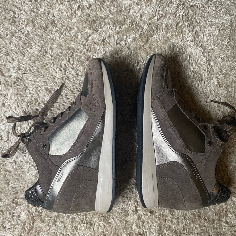 Great condition Geox fancy-healed gym shoes.